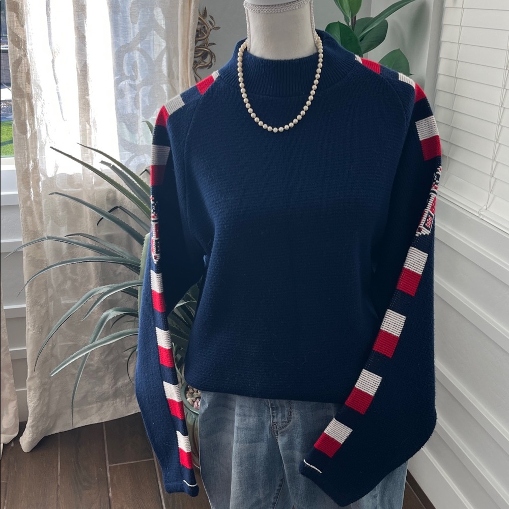 Vintage Jersild preppy knit sweater with coat of arms sleeve details - Picture 4 of 15
